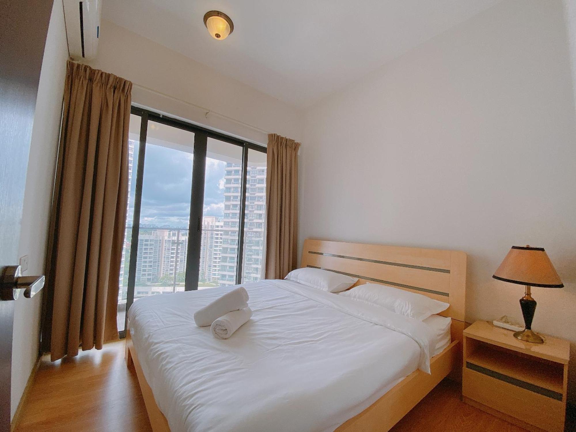 Апартаменты Seafront Country Garden Danga Bay By Lions Bay Джохор-Бару Номер фото