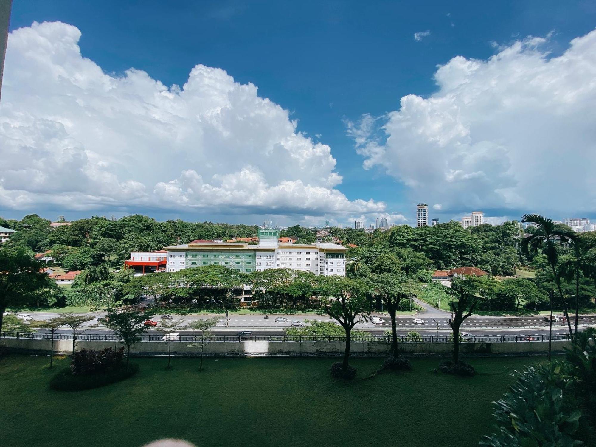 Апартаменты Seafront Country Garden Danga Bay By Lions Bay Джохор-Бару Номер фото