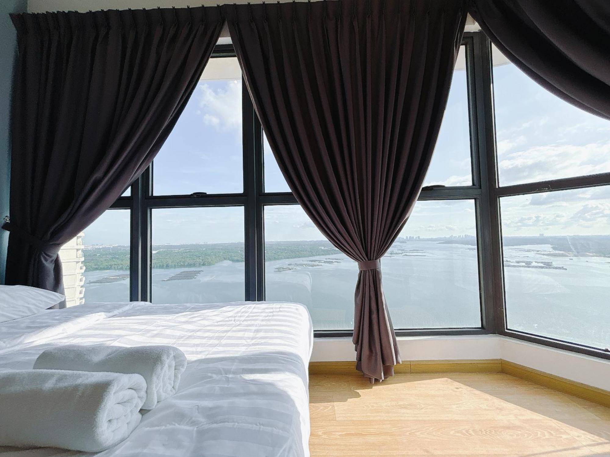 Апартаменты Seafront Country Garden Danga Bay By Lions Bay Джохор-Бару Номер фото